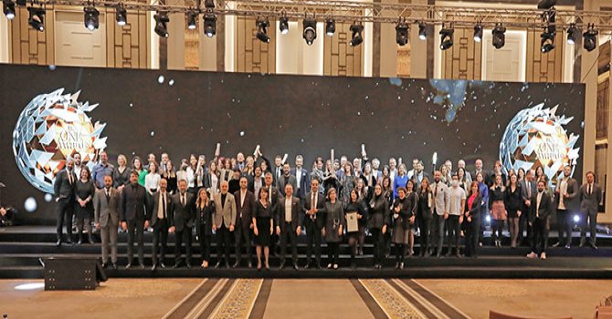 "Yılın En İtibarlıları" ödüllerine kavuştu