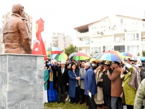 Kırgız yazar Cengiz Aytmatov'un ismi Antalya'da yaşayacak