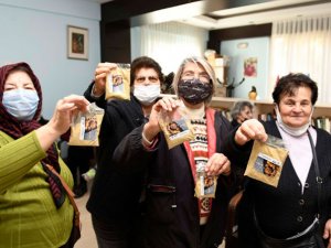 Úretilen zencefiller kurutulup Antalyalılara dağıtıldı