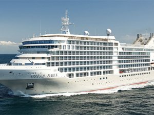 Silver Dawn kruvaziyeri, deneme turu için Kuşadası'na geldi