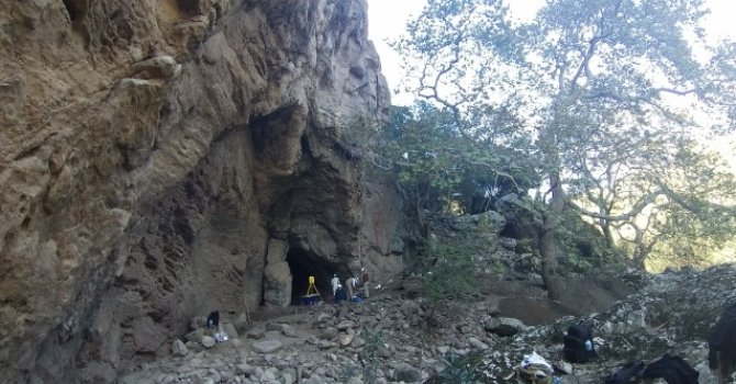 İnsan izleri bulunan Ballı Kaya mağarasının sırrı çözülüyor