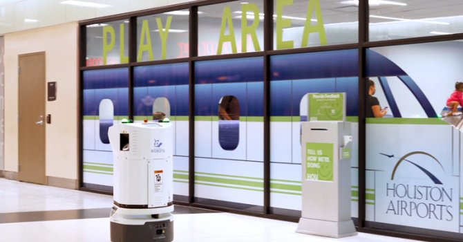 Houston Havaalanları, dezenfekte robotları filosu kuruyor