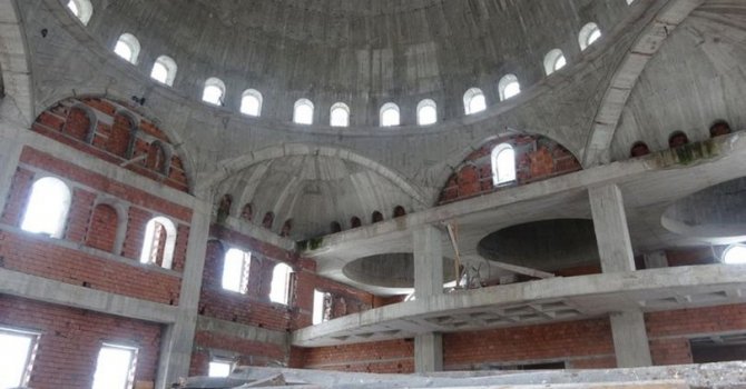 Muhtardan satılık camii