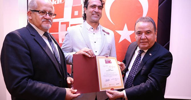 Başkan Böcek: Antalya'da suda KDV'yi yüzde 1'e indirdik