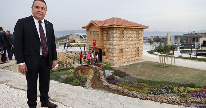 Expo 2021 Hatay'da Akseki-İbradı'nın Düğmeli Evi ilgi görüyor