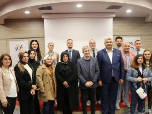 Sosyal medya ve gazetecilik panelde konuşuldu