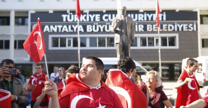 Engelli erkek öğrenciler temsili olarak askere uğurlandı