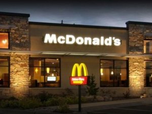 Rus iş insanı, McDonald's şubelerini satın aldı; yeni isimle açacak