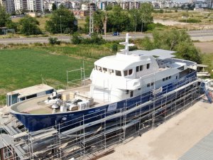 Türkiye'nin su altı arkeolojisi araştırma gemisi suya iniyor