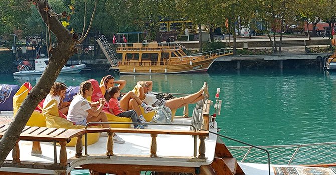 Alman 10 gün tatil yapıyor, Türk 3 gün pansiyonda kalamıyor