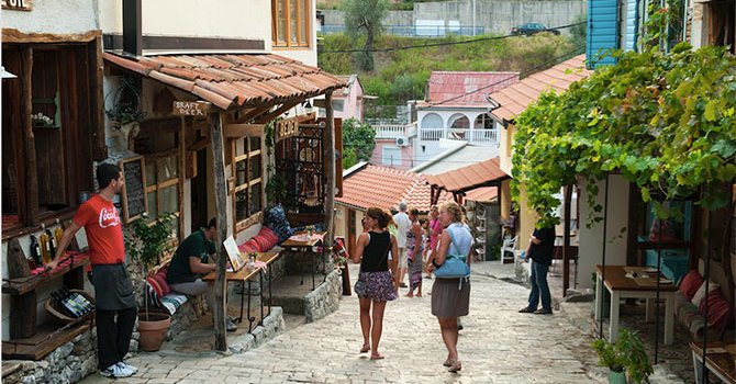 Karadağ Bakanı Davidovic: Türkiye’den 100 bin turist bekliyoruz