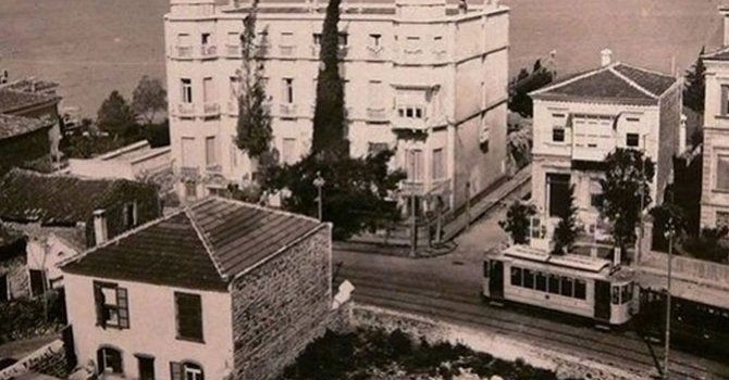 Tarihi konak harabeye döndü! Göz göre göre yağmalandı