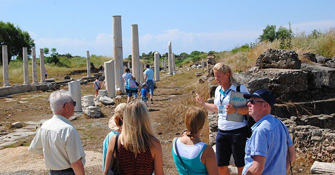 Antalya'ya gelen turist sayısı 7 milyonu geçti