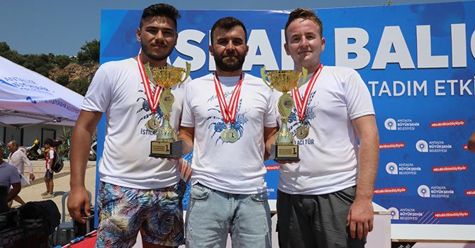 İstilacı Aslan Balığını avlayanlar ödüllendirildi