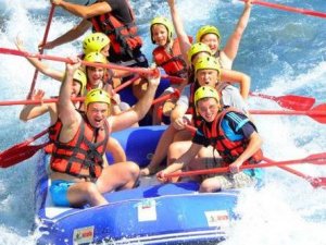 Köprülü Kanyon'da raftingte bahar hareketliliği