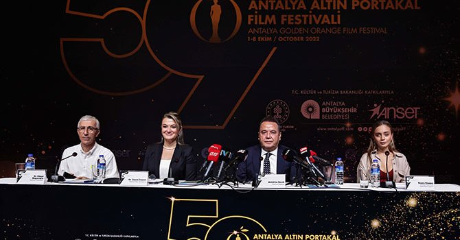 Altın Portakal Film Festivali'nin afiş yüzü Filiz Akın ve Ediz Hun
