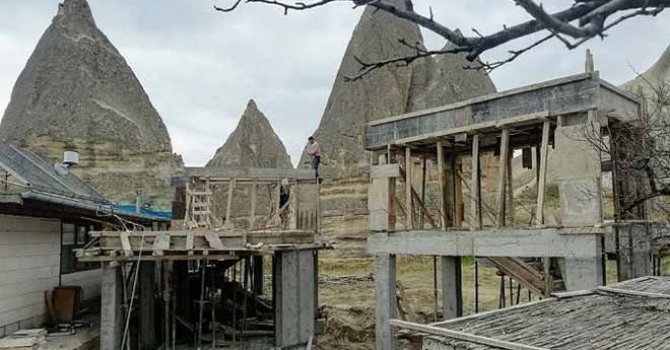 Kapadokya'da peribacalarına zarar veren yapılar kaldırıldı
