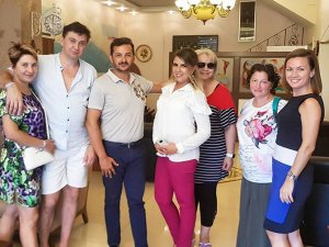 Ruslar ve Ukraynalılar Alanya'da barış ve sevgi içinde yaşıyor