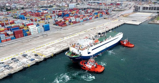 Limanlarda ihalesiz 49 yıla kadar işletmeye onay verildi