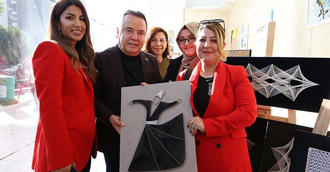 El emeği ve göz nuru dökülerek yapılan her eser değerlidir