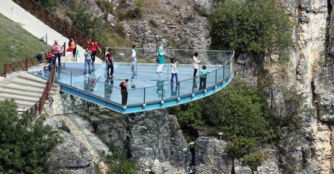 Hatila Vadisinde cam teras