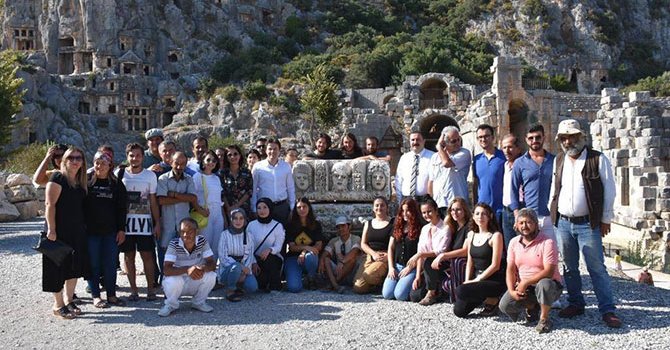 İkitelli'yi sel vurdu yol tıkalı