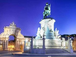 Portekiz'de konut krizine karşı Airbnb ve Golden Visa kaldırılıyor