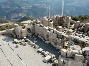 6'ncı yüzyılda yapılan manastır, depremi hasarsız atlattı