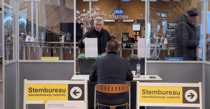 Hollanda'da en çok oyu Çiftçi Vatandaş Hareketi Partisi aldı