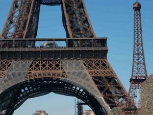 Paris’te Eyfel Kulesi sayısı ikiye çıktı