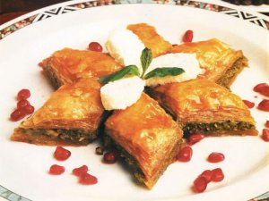 ‘Karamelli baklava’ ve kadayıf ile sofraya yeni lezzet