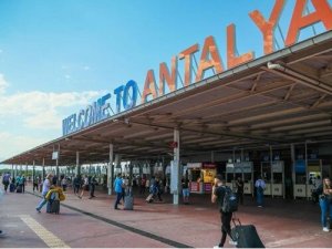 Antalya'ya hava yolu ile rekor turist geldi