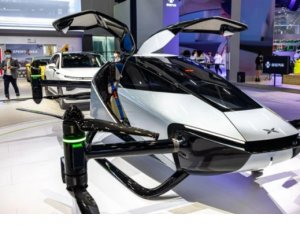 Çin'de uçan araba test uçuşunu yaptı