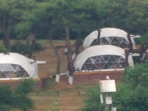 Büyükada’da ormanlık Alana “Çadır Kent’ kuruldu