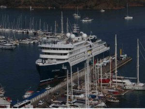 Deniz yoluyla turistler Fethiye’ye geldi