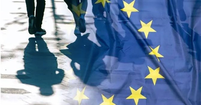 Maratonu, kollarıda bitirdi