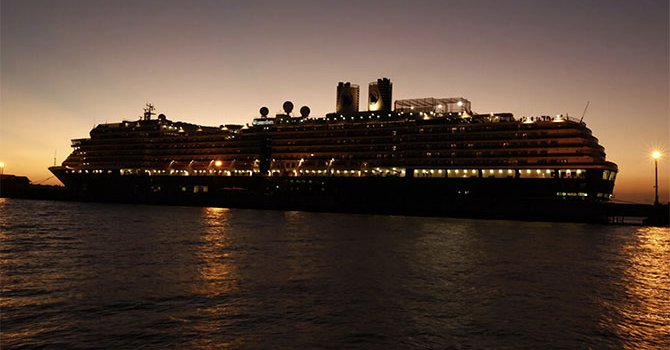 Fırtınaya yakalanan Norveç gemisi arızalandı