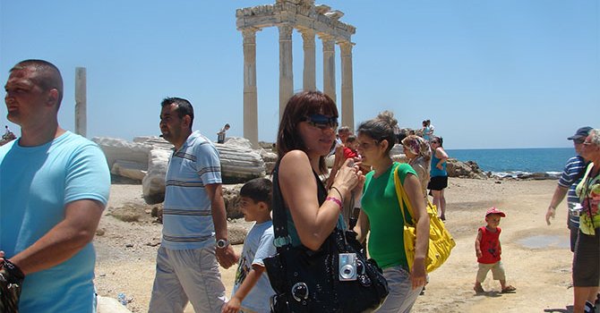 Kültür turizminde Antalya'nın kalbi Side Antik Kenti'dir