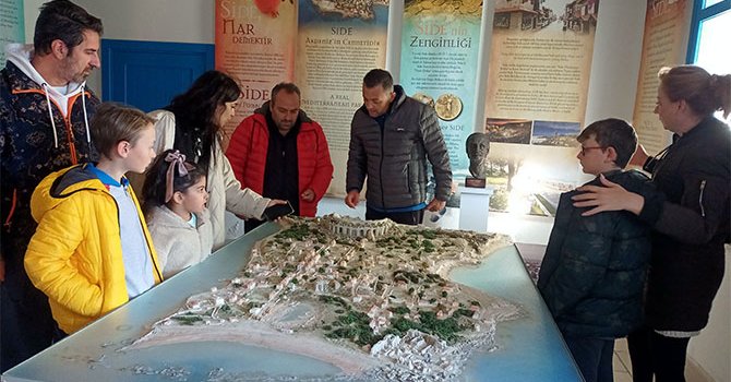 Girit Kültür Evi, 2 asırlık yaşama ışık tutuyor