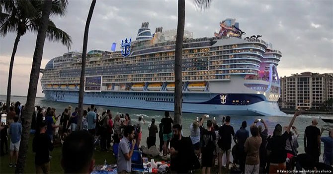 "Denizlerin İkonu" ilk yolculuğuna çıktı