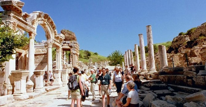 Kültür ve Turizm Bakanlığı “Türkçe Rehberlik”i yürürlüğe koydu