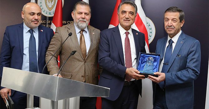 KKTC Dışişleri Bakanı: Bizi hata yapmaya zorluyorlar