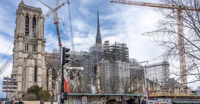 Notre Dame Katedrali yeniden açılış tarihini belirledi