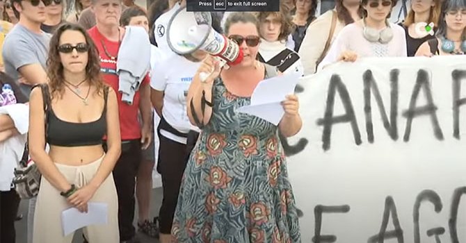 Kanarya Adaları'nda aşırı turizme karşı protesto başladı