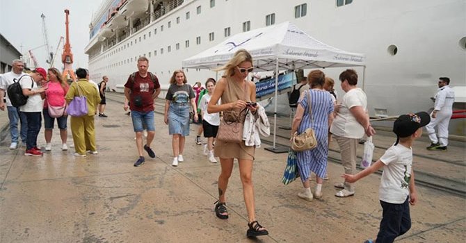 Rus turistler 3 ay sonra tekrar Samsun'a geldi