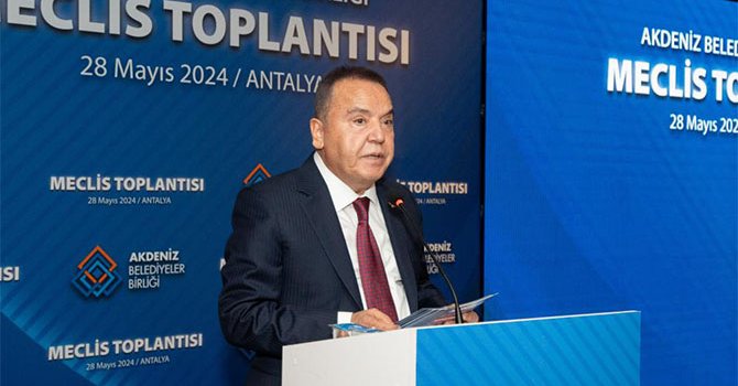 Akdeniz Belediyeler Birliği Başkanlığına Muhittin Böcek seçildi
