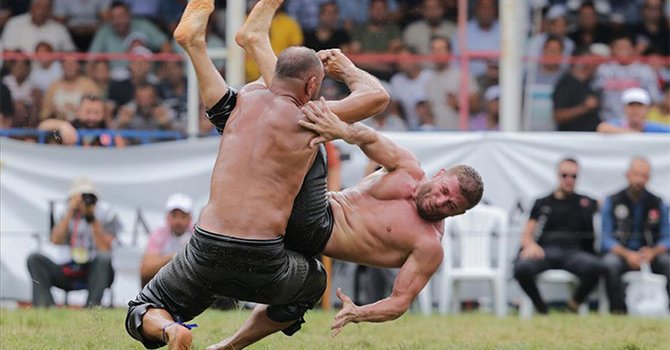 Tarihi Elmalı Güreşleri UNESCO'ya alınmayı bekliyor