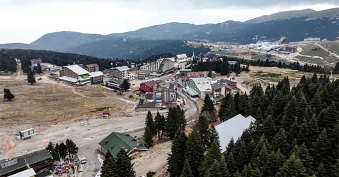Uludağ yoğun kar yağışıyla sezonu açıyor