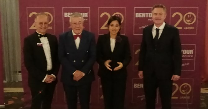 Hilton mescit istemedi kendi açtı