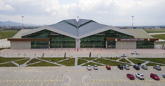 Murat Muratoğlu: Kazıkların şahı havalimanları!